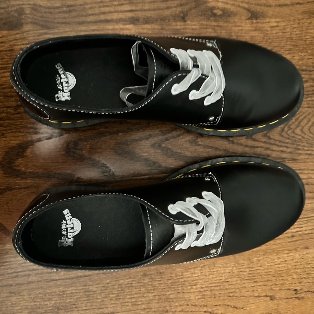 DR. MARTENS 1461 HEART SHOES - sz 10